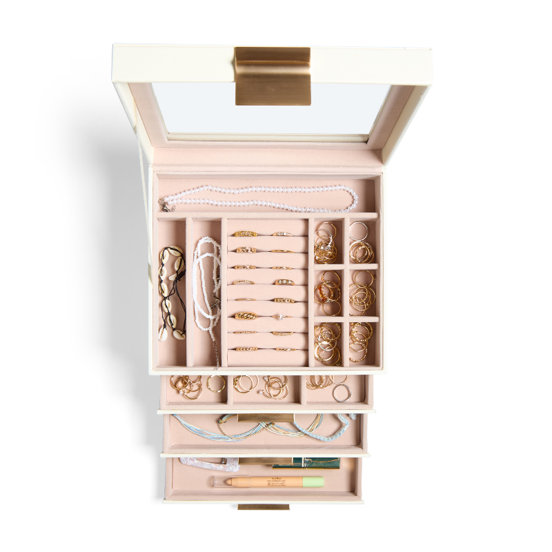personalized jewelry box with name premium gift for mom or daughter
custom jewelry box with name aesthetic design for jewelry storage