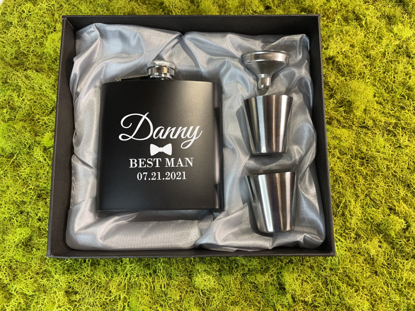 Personalized Black Flask Set, Best Man and Groomsmen Gift, Bachelor Party, Gift for him